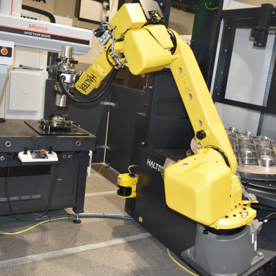 Positioning workpiece on a measuring station 1